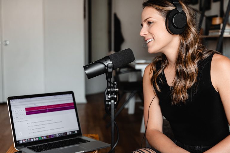 What Are the Benefits of Podcasts? 5 Reasons Your Blog Needs a Podcast Today