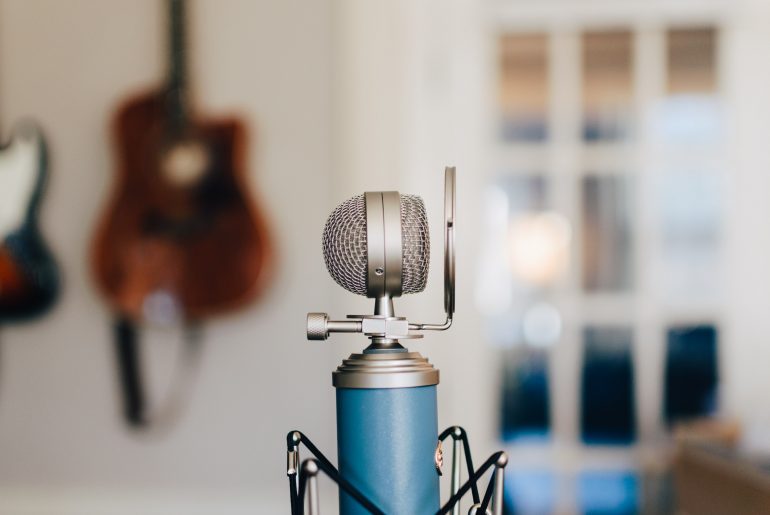 Top 10 tips to create lifelike AI voiceover
